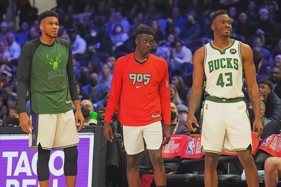 吓坏了所有, CAA弗洛 吓坏了所有, CAA弗洛