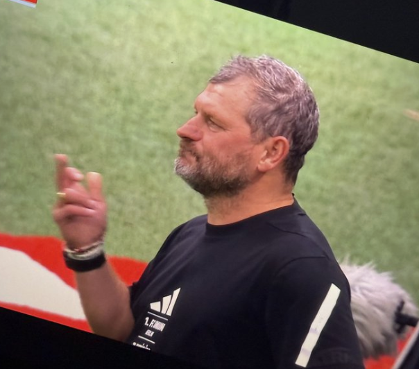 因为抱怨而, 事后介入并, 此受到惩罚 因为抱怨而, 事后介入并, 此受到惩罚