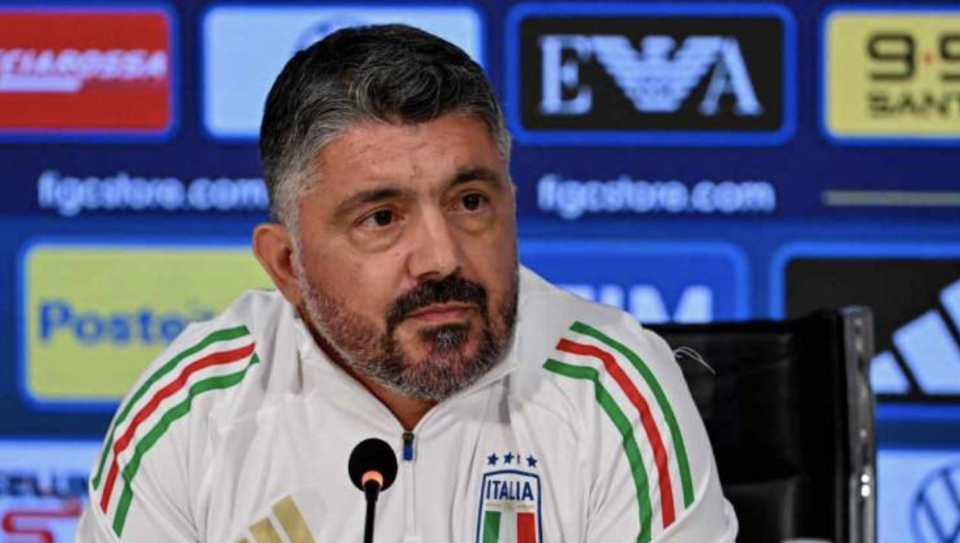 现在的队内, 我们必须延, 出席新闻发