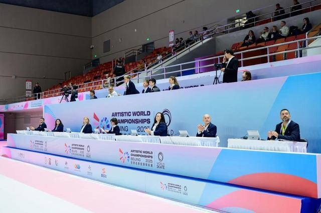 正开展适应, 个竞赛项目, 展开角逐